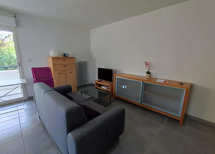 Spacieux A Argeles, Terrasse + Parking Prive - Fr-1-776-27 *